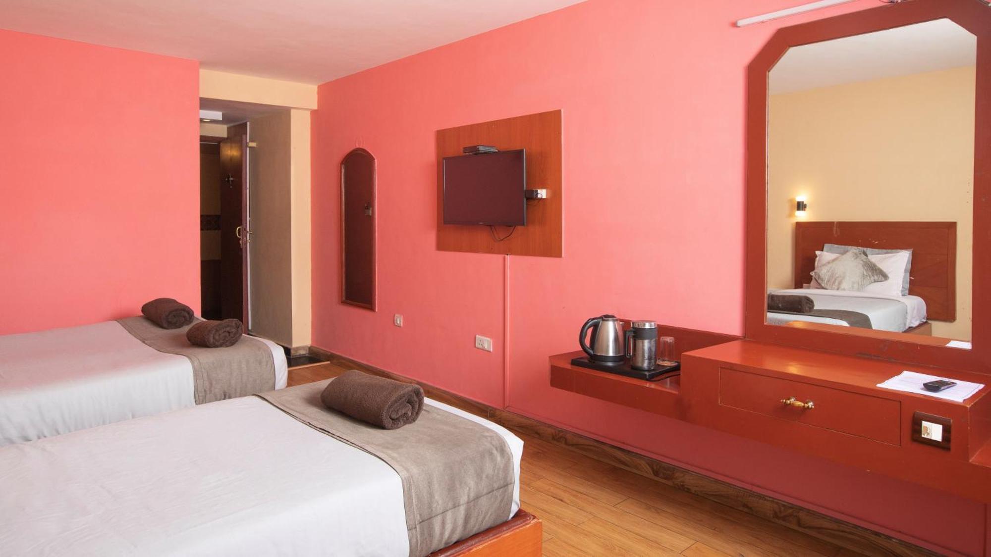 Devi Enterprises - Hotel Khems Ooty Eksteriør bilde