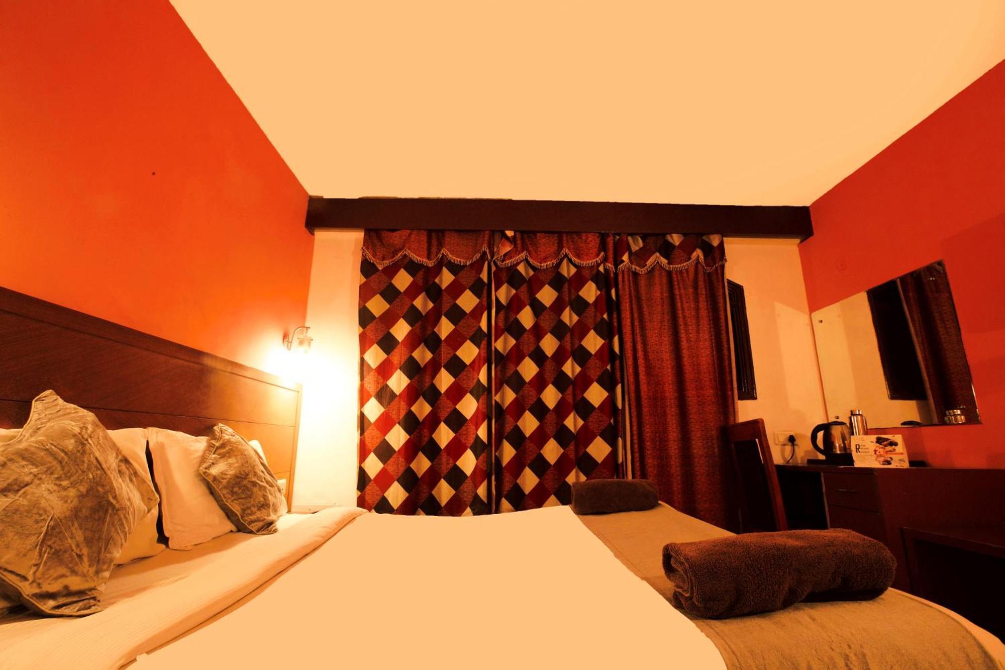 Devi Enterprises - Hotel Khems Ooty Eksteriør bilde