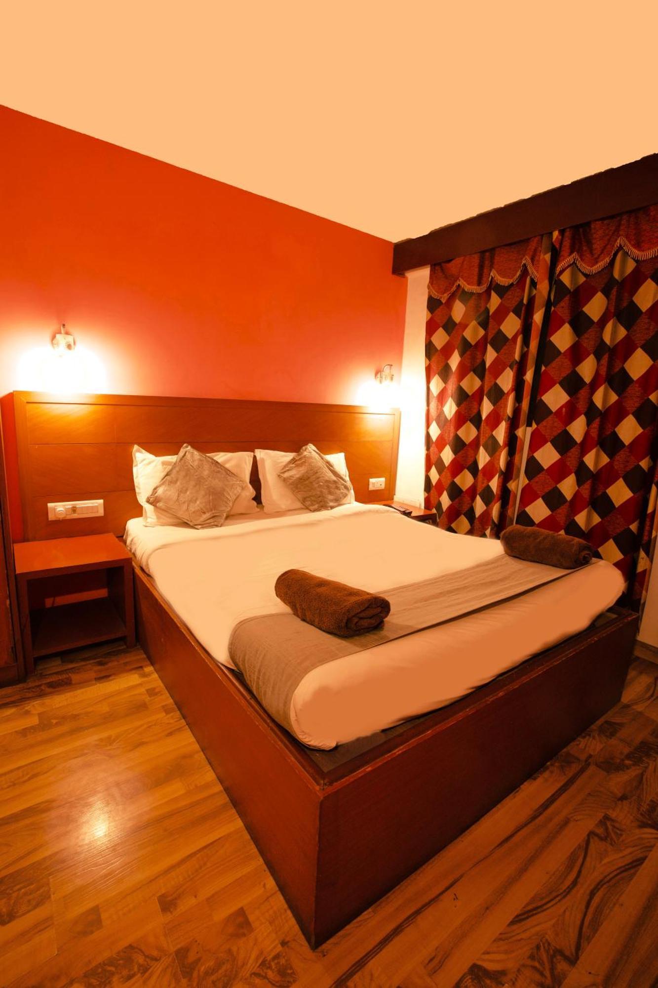 Devi Enterprises - Hotel Khems Ooty Eksteriør bilde