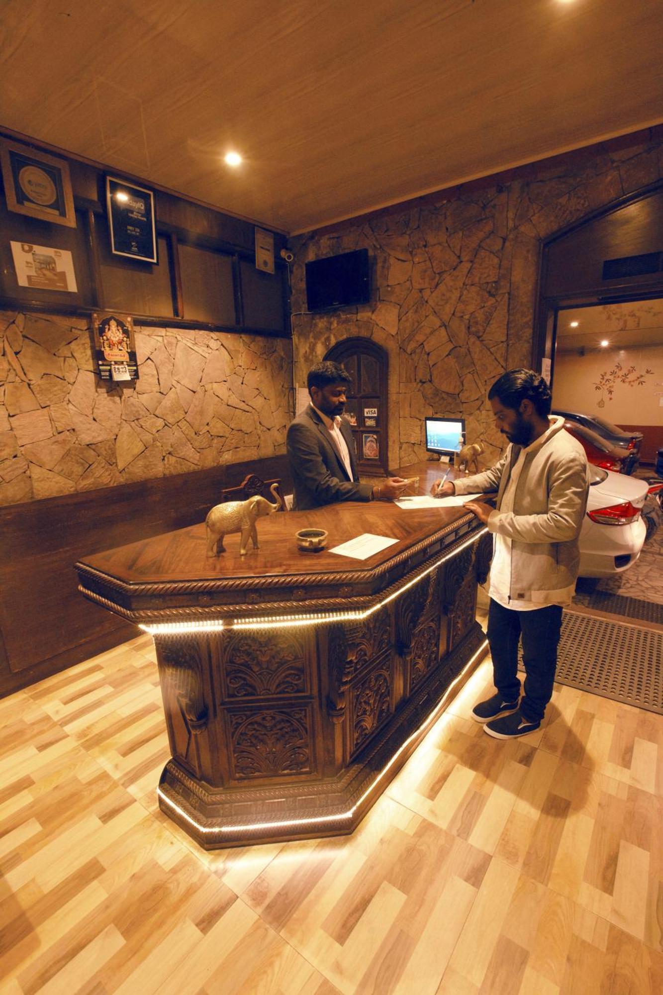 Devi Enterprises - Hotel Khems Ooty Eksteriør bilde