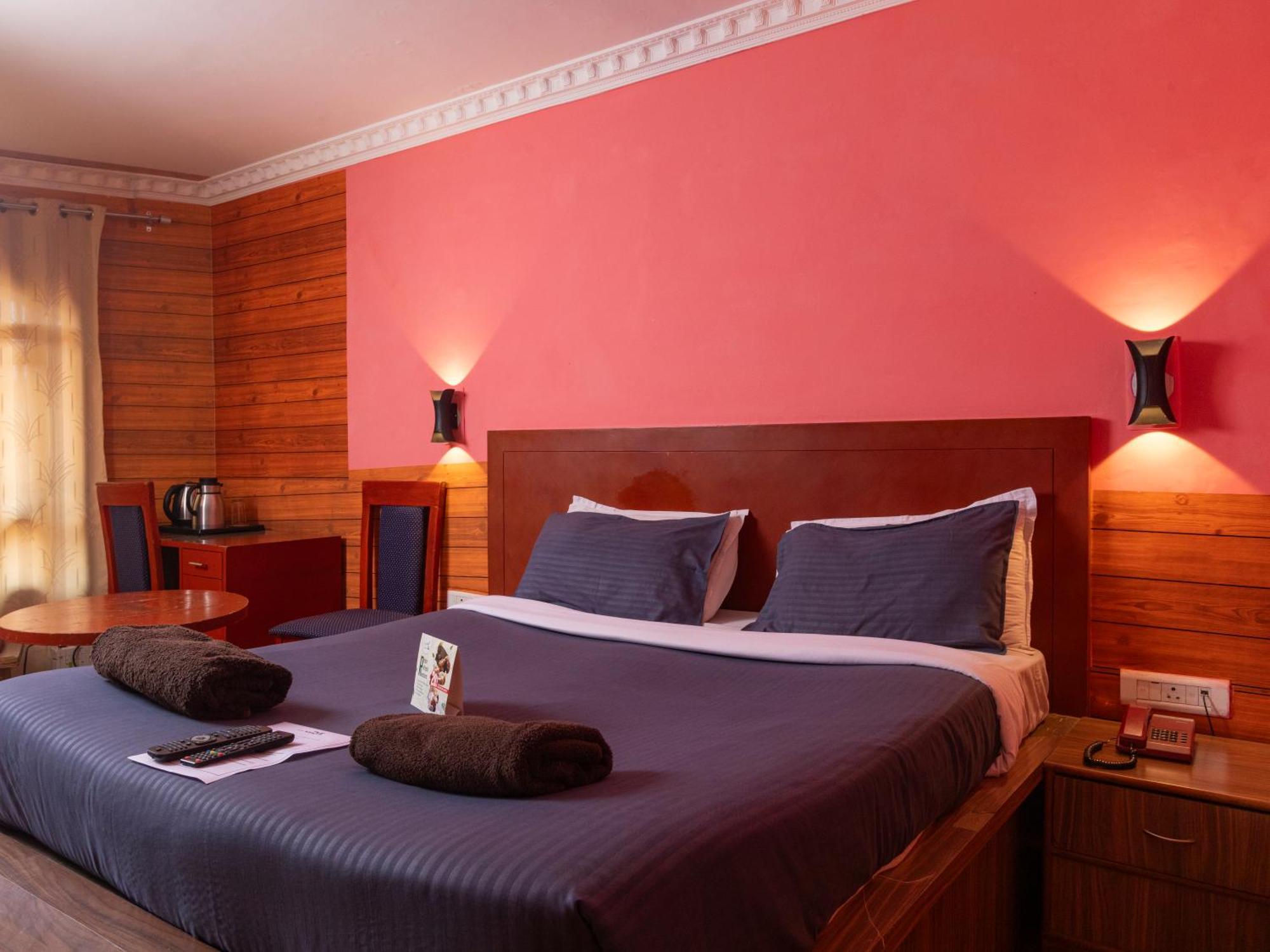 Devi Enterprises - Hotel Khems Ooty Eksteriør bilde